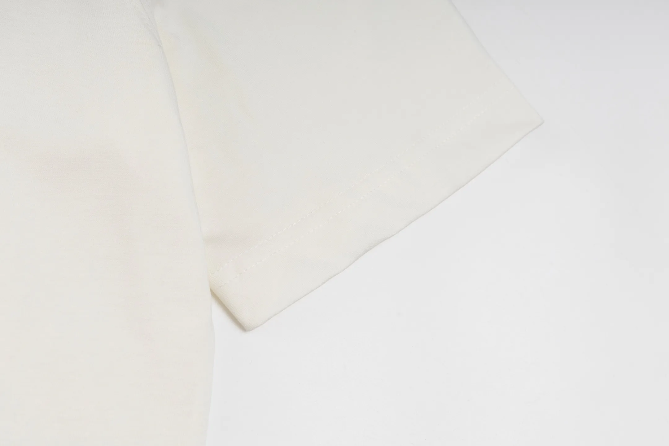 BBR （White） 15S 230g ， 32S 300g 。 T ， ， 。 ， 。 、 。15S ， 。 、 、Breathable ， 。 ， 。 ， ； ， 。 Size:XS-S-M-L
